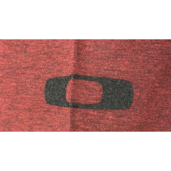 Oakley Shirt Men's Size XXL Script Made For Buckle Store Premium NWOT Maroon - Picture 6 of 13